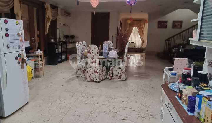 Rumah 2 LT Sangat Strategis di Jalan Besar di Puri Indah 2