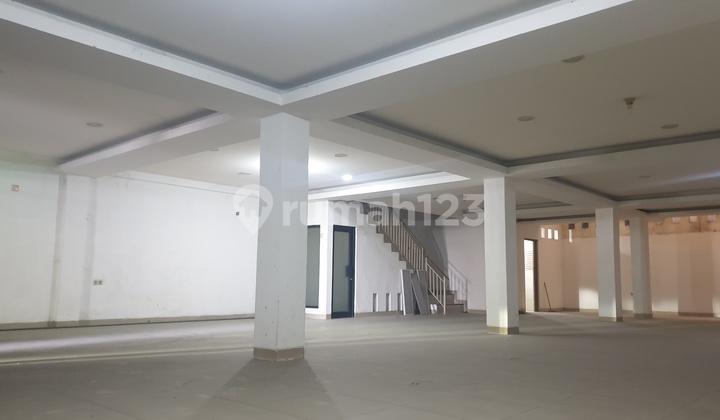 Ruko.3 Gandeng Di Green.garden. Jalan Raya