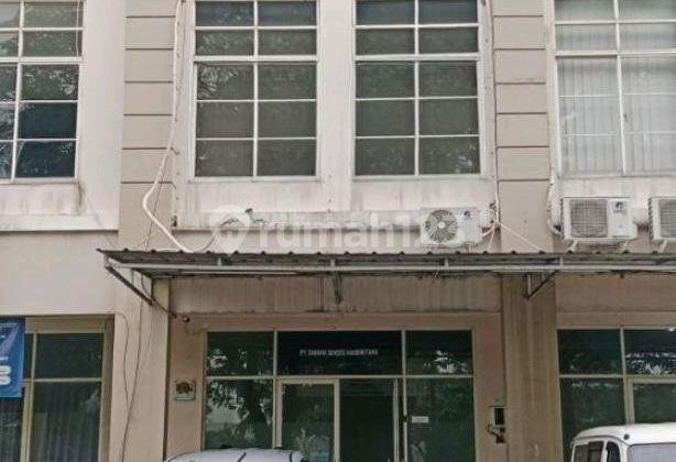 3.5-Storey Shop House in Greenlake, West Jakarta