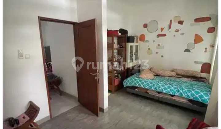 Rumah 2 Lantai di Meruya, Jakarta Barat, Strategis, 900 M Dari Tol Meruya Selatan, dan Akses ke Puri Mall 2