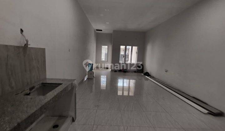 RUMAH BARU 3 Lantai di Tomang, Jakarta Barat, Strategis dekat berbagai fasilitas 2