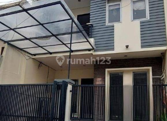 Rumah 3 Lantai di Taman Ratu, Kondisi Bagus Dekat Jalan Besar, Klinik Gigi, Rumah Makan Dan Fasilitas Umum rumah Sakit  1