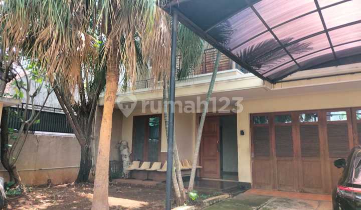 Rumah Nyaman 2.Lantai di Menteng Jakarta Pusat Rumah Nyaman 2.Lantai di Menteng Jakarta Pusat