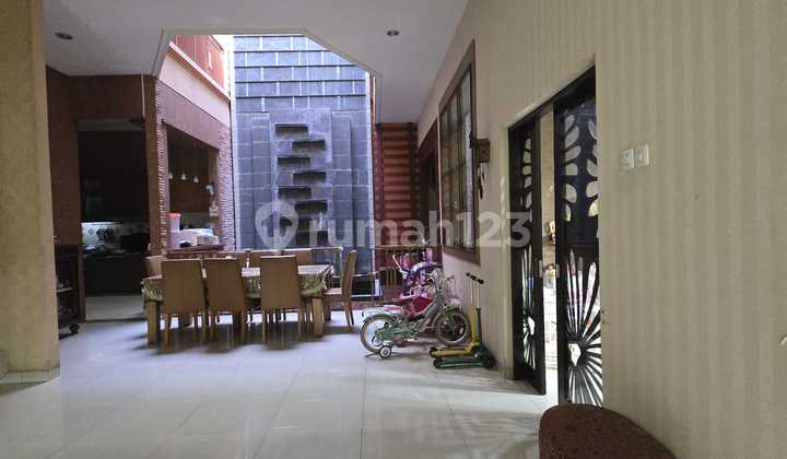 Rumah 3 Lantai di Modernland Tangerang SHM 2