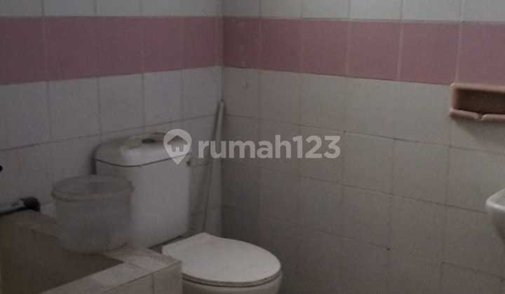 Ruko 4 Lantai (ketiga) di Kedoya Pesing , Jakarta Barat, Lokasi Ramai 2