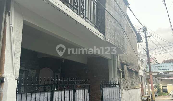 Dijual rumah 2,5lantai di Perumnas kelender, Jakarta Timur, selangkah ke pasar klender