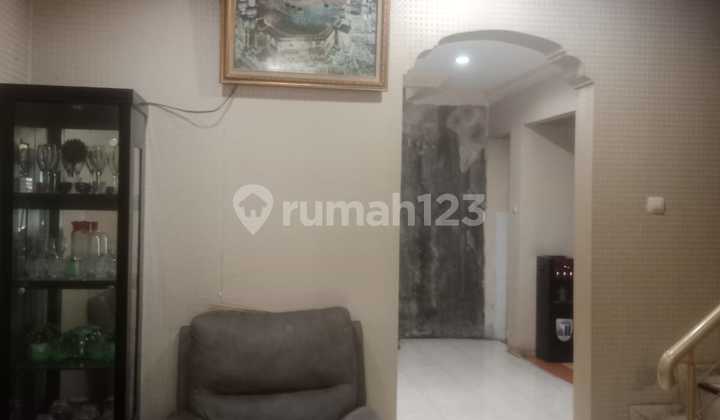 For Sale: 2-Story Semi-Furnished House in Taman Puspa Harapan Indah 2