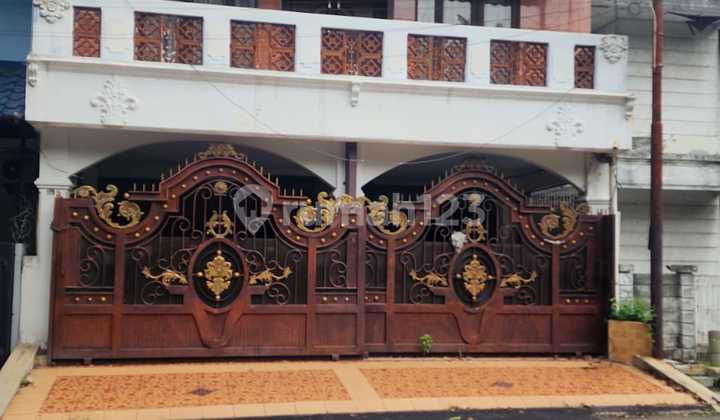 House for Rent in Taman Modern Cakung Housing Complex, East Jakarta House for Rent in Taman Modern Cakung Housing Complex, East Jakarta