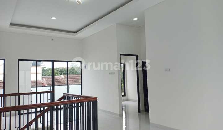 Mewah Tanpa Nunggu! Rumah Dijual Brand New Kencana Loka Bsd Langsung Huni 2