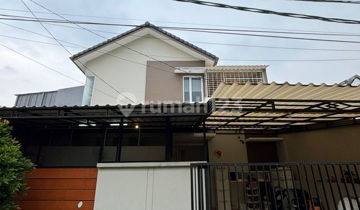 Dijual Rumah Hook 2 Lantai Hadap Selatan di Sektor Kencana Loka, BSD Dijual Rumah Hook 2 Lantai Hadap Selatan di Sektor Kencana Loka, BSD