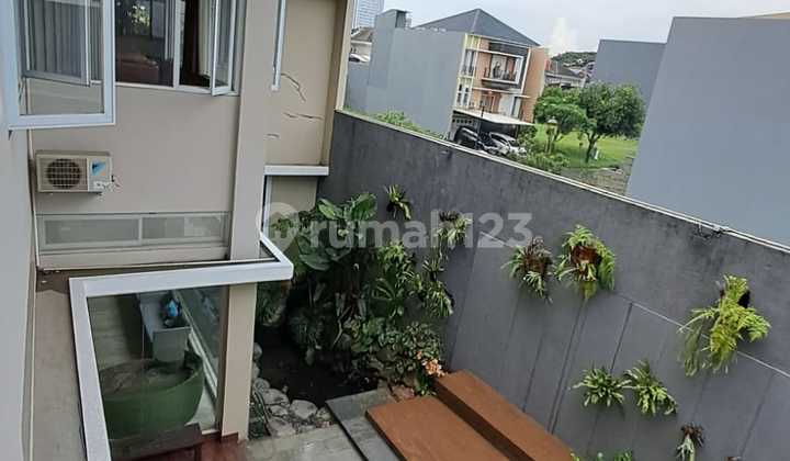 DIJUAL Rumah Furnished 2,5 Lantai The Tiara PHG Summarecon Gading Serpong 2
