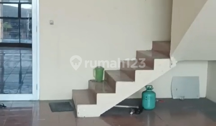 Multi-Purpose Warehouse Strategically Located on Serpong Main Road, Tangerang Multi-Purpose Warehouse Strategically Located on Serpong Main Road, Tangerang