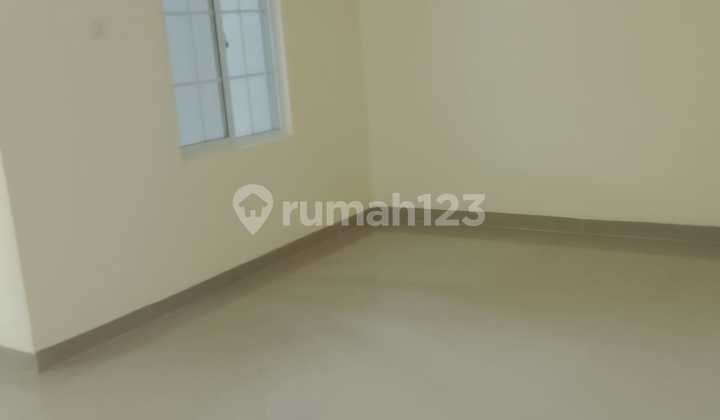 Jual Cepat Rumah Renovasi Rapih Siap Huni 9 X 18 Griya Loka Sektor 1.1 Bsd 2