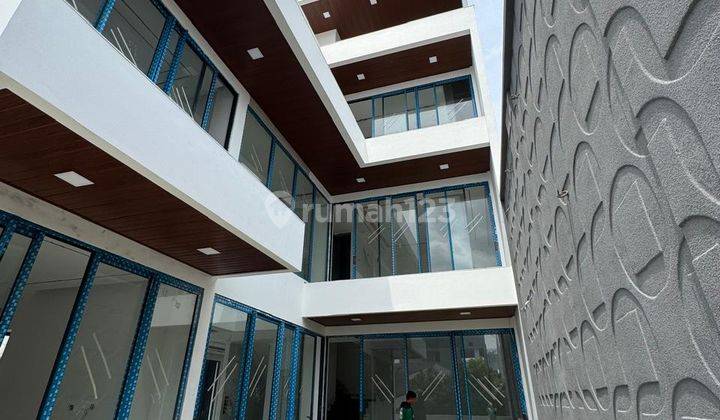 Brand New Rumah Kontemporer 4 Lantai Janur Kuning, Kelapa Gading 1