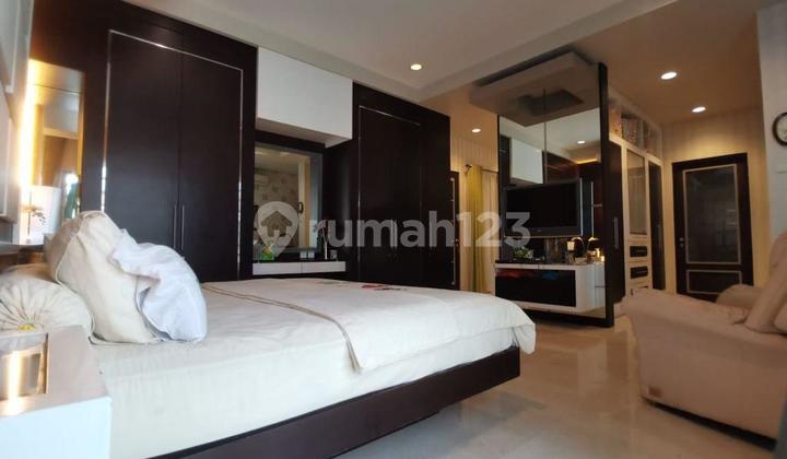  Rumah Classic Mewah di Gading Kirana, Kelapa Gading