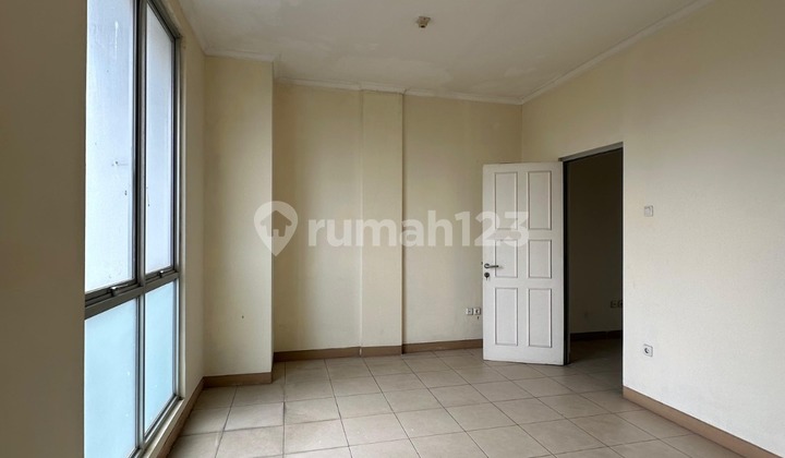 Asia Tropis 3-Story Shop House in Harapan Indah