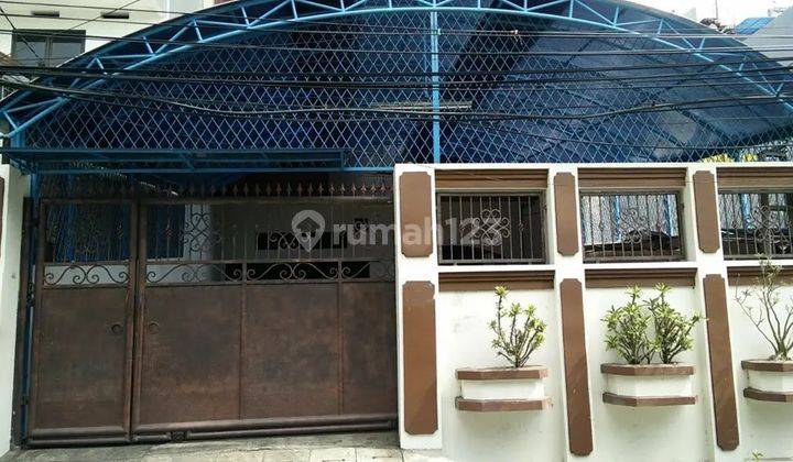 Investasi Rumah Mewah Nan Luas 5 Lantai di Lokasi Terbaik Taman Sari 1