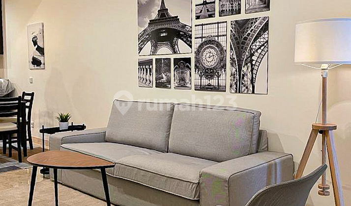 Modern Pondok Indah Residence Apartment View Swimming Pool  2