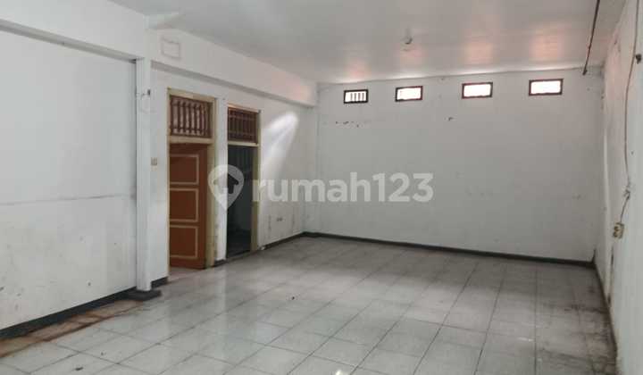 Dutch-Style House in the City Center 2