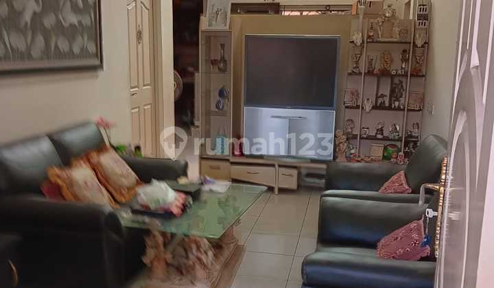 Rumah Satu Lantai Lokasi Perumahan Elit Ditengah Kota  2