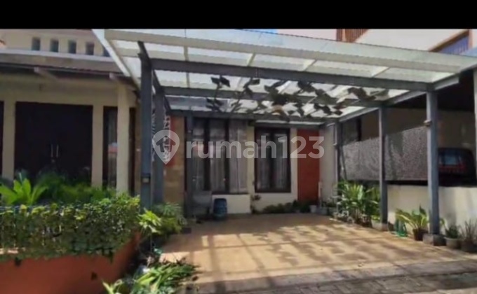 Rumah Asri Di Perumahan Elit  1