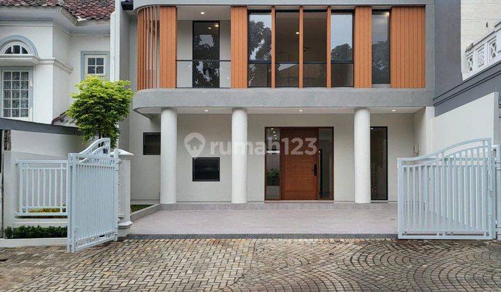 Rumah Mewah Modern Di Legenda Wisata Cibubur  1