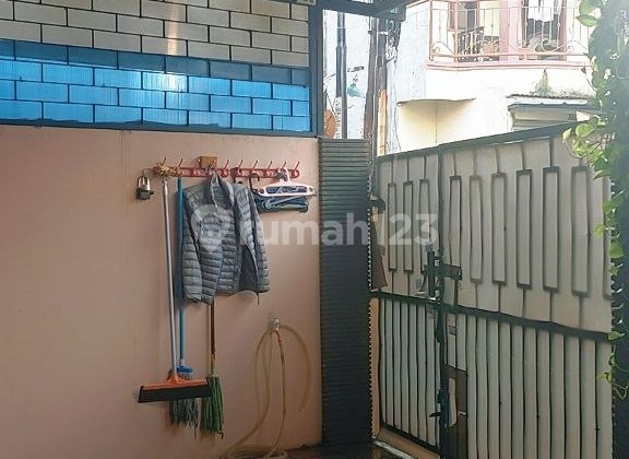 Dijual Rumah Mezanin 2 Lantai Bagus, Luas, Terawat Semi Furnish Di Jatiwaringin ( Non Cluster ) 2