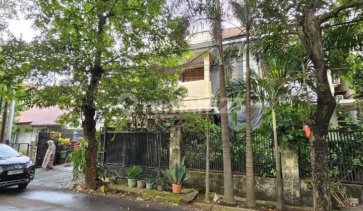 An Exclusive Residence in the Most Prestigious Area of Kebayoran Baru, South Jakarta 2