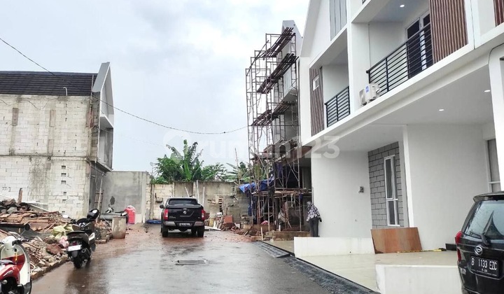 Ready-to-Occupy 2-Story House in Strategic Cluster Cibubur, Depok