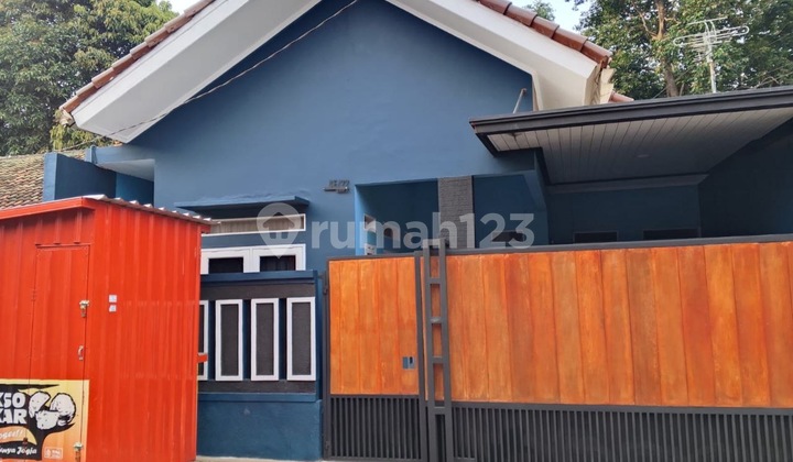 Ready-to-Occupy House in a Large Housing Estate in a Strategic Location in Jatisari Jatiasih 1