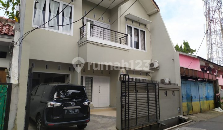 Di Jual Rumah Kokoh Luas Strategis di Pinang Ranti Jakarta Timur 2