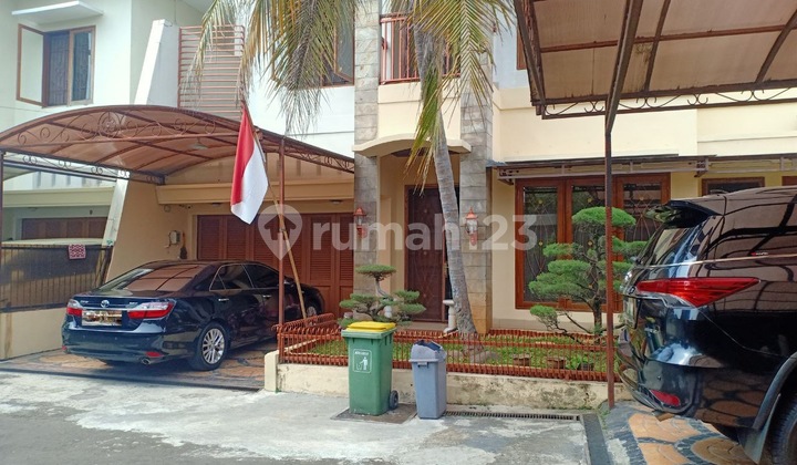Dijual Rumah Dengan Pool Dan Dibawah Njop Dalam Komp Di Fatmawati 