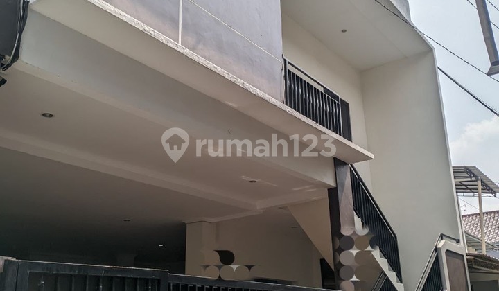 For Sale: 12-Room Clean, Well-Maintained, Comfortable Boarding House in Tebet, Strategic Location in South Jakarta. 2