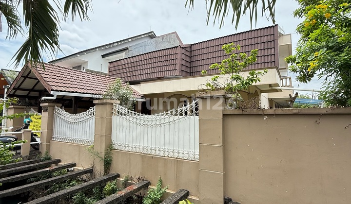 Dijual Rumah Luas Lokasi Strategis, Cocok Hunian Nyaman atau Investasi di Rawamangun Jakarta Timur Dijual Rumah Luas Lokasi Strategis, Cocok Hunian Nyaman atau Investasi di Rawamangun Jakarta Timur