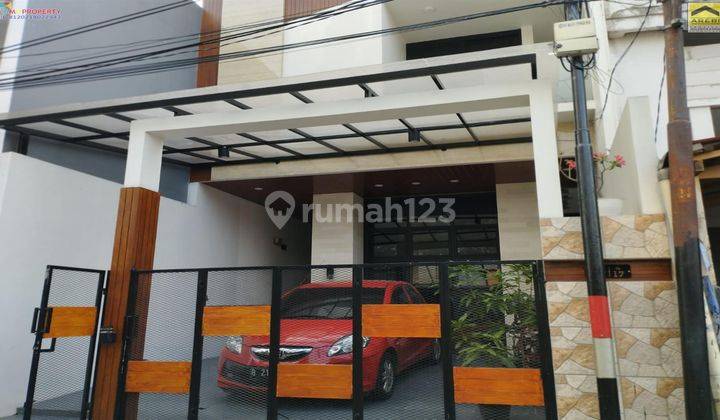 Rumah Mewah Elegan 2 Lanta Di Pondok Bambu Jakarta Timur 1