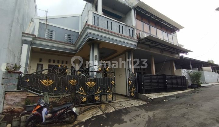 Dijual Murah Rumah 2 Lantai Kokoh Ceilling Tinggi, Terawat Apik Siap Huni Dalam Perumahan / Cluster One Gate System Lokasi Sangat Strategis di Bintara Bekasi Barat Dekat Gerbang Tol Jorr 2