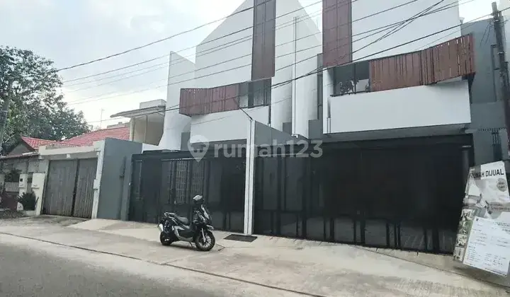 Rumah Baru Modern Tropis 2lt Di Komp Al Duren Sawit Jak Tim 1