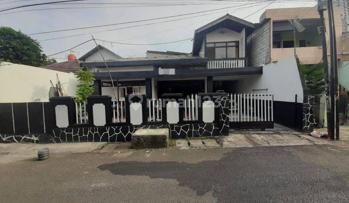 Di Jual Rumah Pribadi + Kosan Menteng Belakang Mall Kokas 1