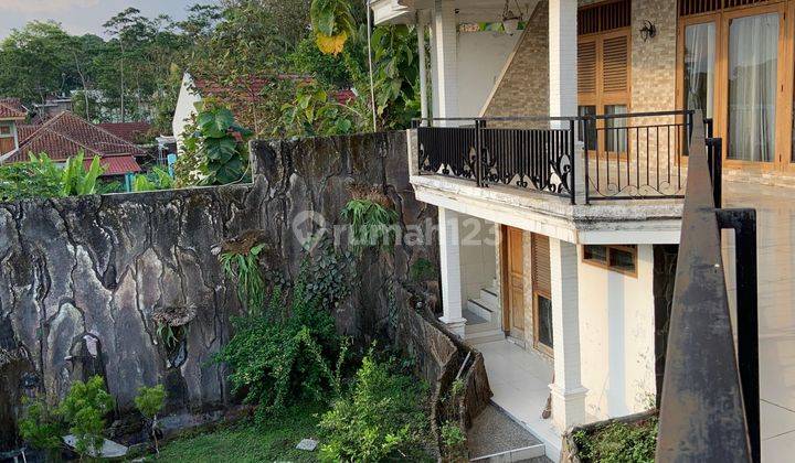 Dijual Rumah Salatiga Berkonsep Villa dan Strategis  1