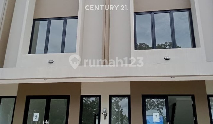 For Sale Shophouse in Pinang Tangerang Strategic Location Ready to Use