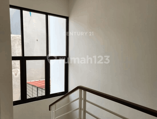 For Sale Brand New Ready to Live House with KPR in Pinang Tangerang 2