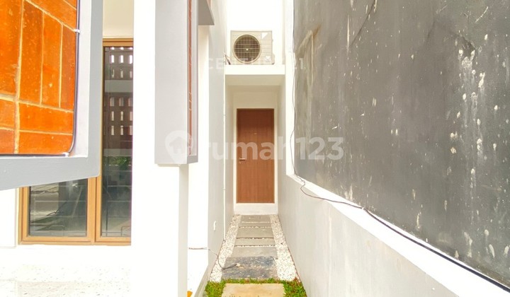 For Sale Nice House Ready to Occupy in Emerald Bintaro Jaya Sector 9 2