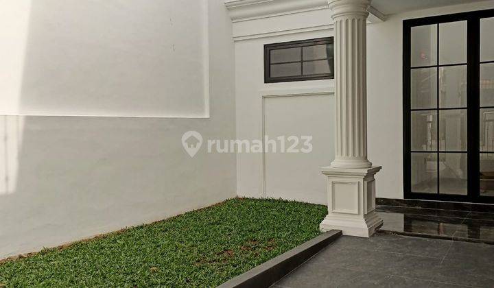 Rumah SiapHuni Ada Kolam Renang Harga Menarik Di Camar Bintaro  2