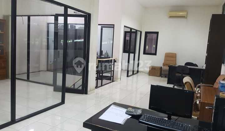 Quick Sale Warehouse in Daan Mogot with Container Access, Negotiable