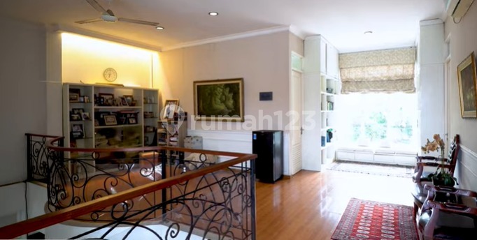 For Sale Classic Luxury House in Kemanggisan, West Jakarta 2