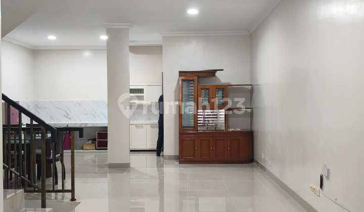 Disewa Rumah Siap Huni The Royale Palm Cengkareng Disewa Rumah Siap Huni The Royale Palm Cengkareng