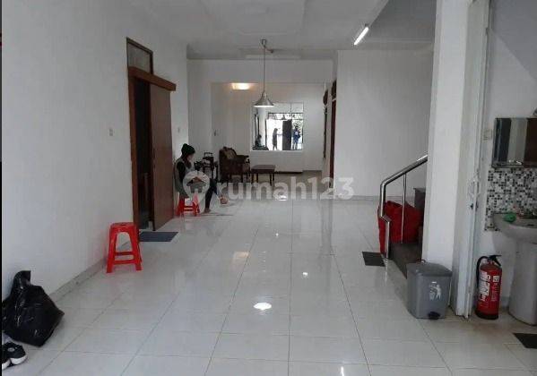 Dijual Cepat Rumah di Taman Kebon Jeruk Intercon 1