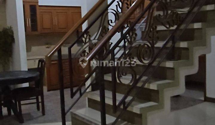 Disewa Rumah Minimalis Halaman Luas di Srengseng Kembangan 2