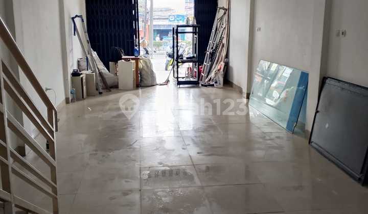 For Rent Strategic Ex-Bank Shop House in Cipondoh Tangerang 2