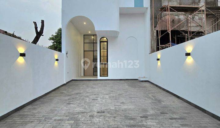 Dijual Rumah Baru Little Santorini Meruya Utara, Kembangan Jakarta Barat 1